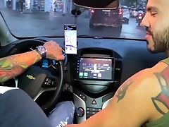 Motorista De Uber Ganha Mamada No Carro E Pede Pra Fuder Minha Bunda Em Casa ( Brunohot25 ) 7 Min